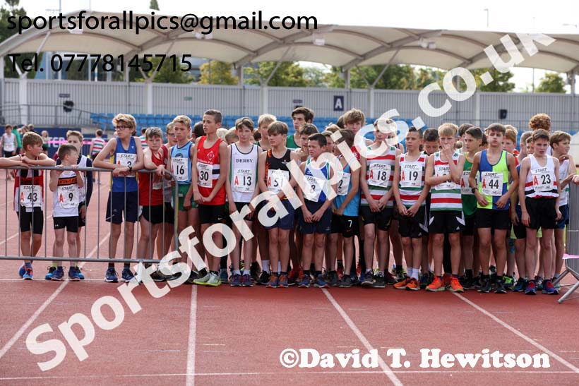 Boys under-13s 3 stage relay, Northern Senior 6 and 4 and Junior Stage Road Relays, SportsCity, Manchester. Photo:  David T. Hewitson/Sports for All Pics